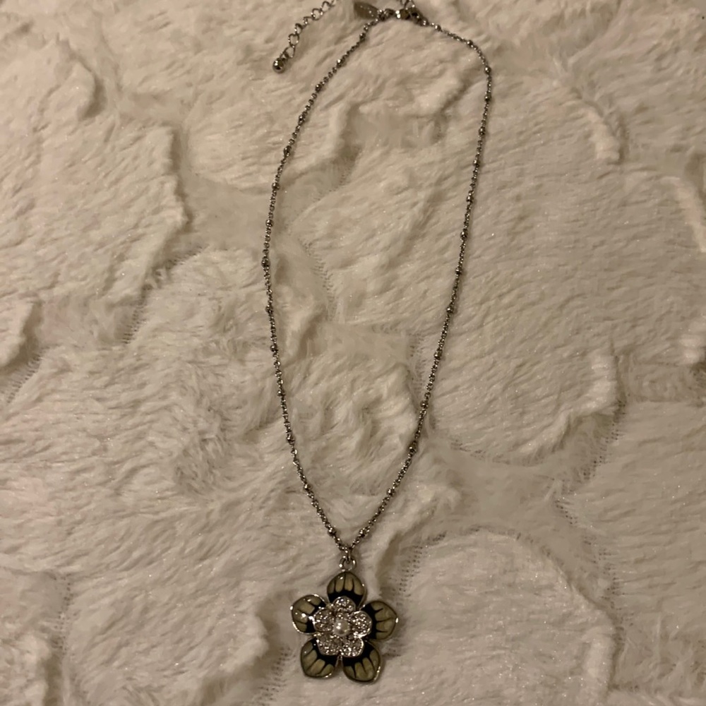 Lia Sophia “Jasmine” Crystal and Resin 16”-19”‎ silver-toned necklace